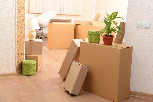 Household relocation support with removals and storage in Childshill